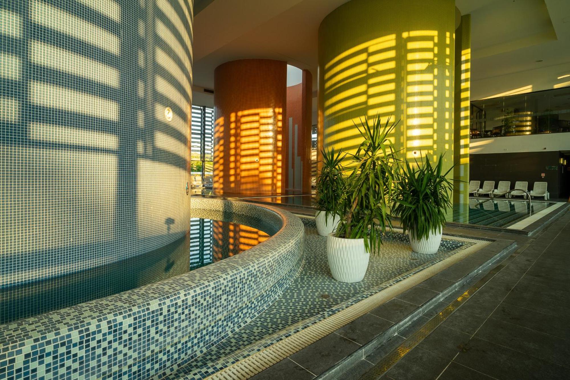 Hotel Castello & Thermal Spa Siklós Extérieur photo
