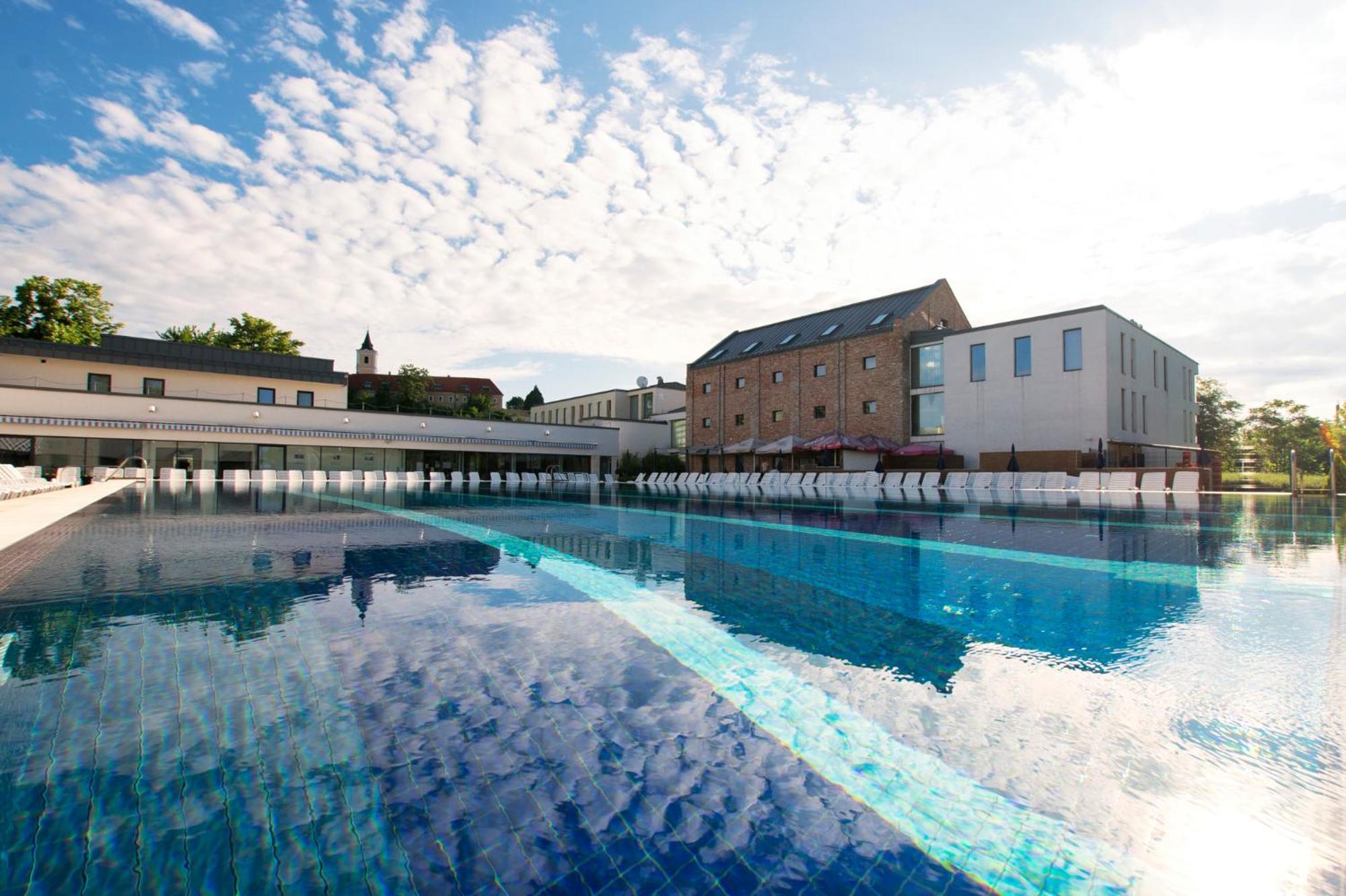 Hotel Castello & Thermal Spa Siklós Extérieur photo