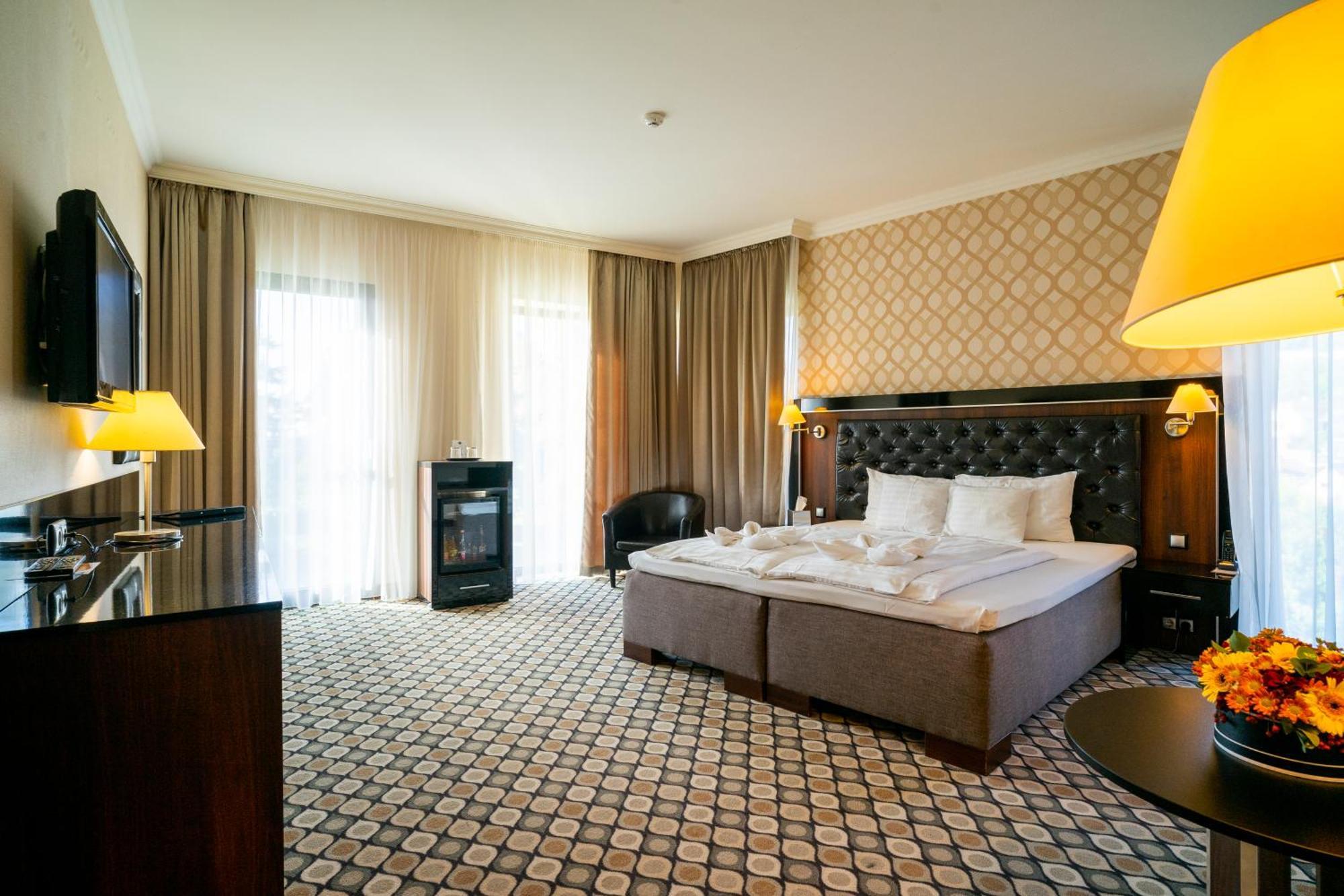 Hotel Castello & Thermal Spa Siklós Extérieur photo