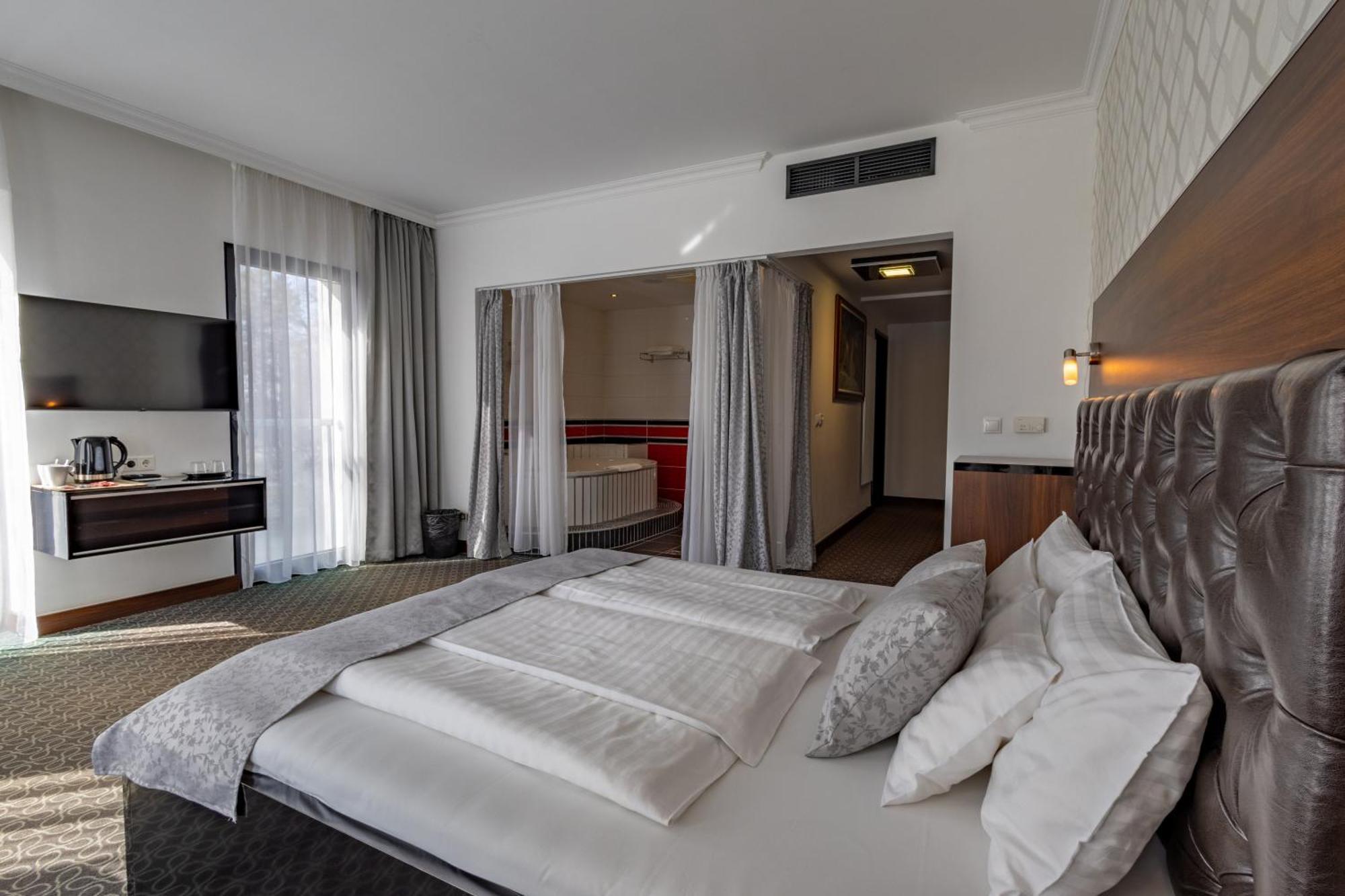 Hotel Castello & Thermal Spa Siklós Extérieur photo